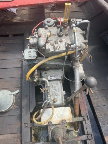 897381-10 Mahogany boat 5 with Solo 1 cyl 4 stroke