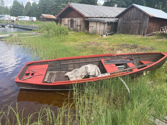 897381-7 Mahogany boat 5 with Solo 1 cyl 4 stroke