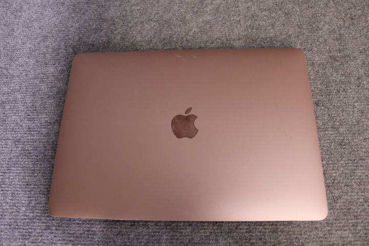 962894-9 Apple MacBook Air "M1" 8 CPU/7 GPU 13" 2020