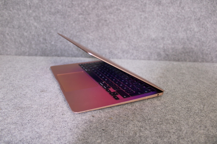 962894-13 Apple MacBook Air "M1" 8 CPU/7 GPU 13" 2020