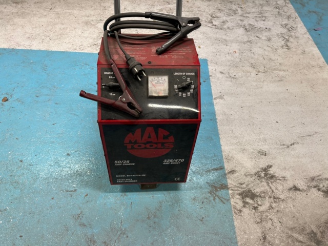 1050095-2 Battery charger MAC Tools