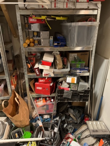 963607-5 Large collection of construction related items