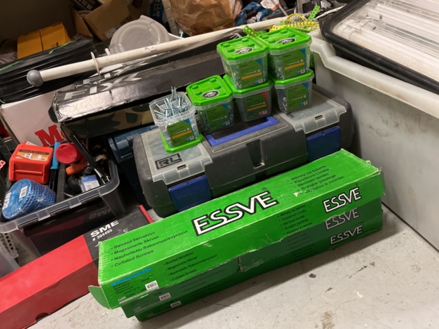 963607-12 Large collection of construction related items