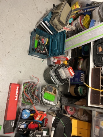 963607-13 Large collection of construction related items