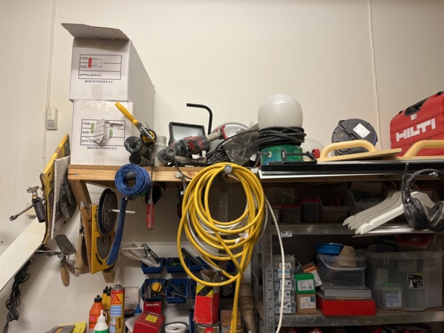 963607-15 Large collection of construction related items