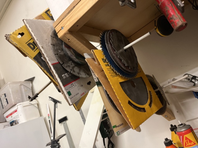 963607-20 Large collection of construction related items