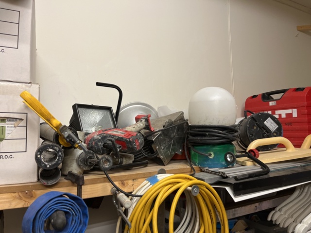 963607-22 Large collection of construction related items