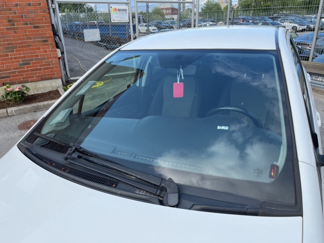 963580-11 Toyota Yaris Hybrid e-CVT, 101hp, 2015