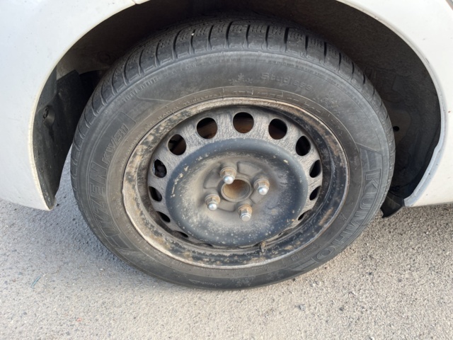 963580-16 Toyota Yaris Hybrid e-CVT, 101hp, 2015