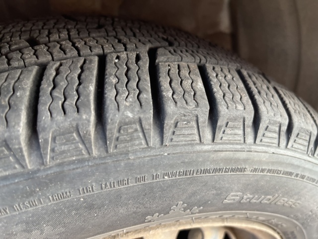 963580-19 Toyota Yaris Hybrid e-CVT, 101hp, 2015