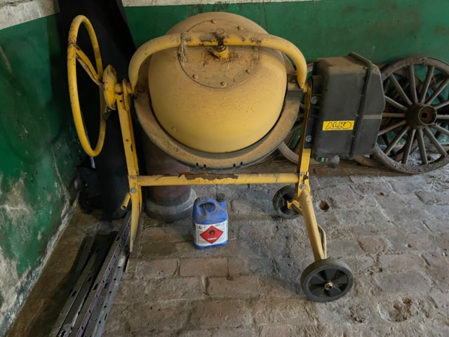 1054892-1 Alko cement mixer