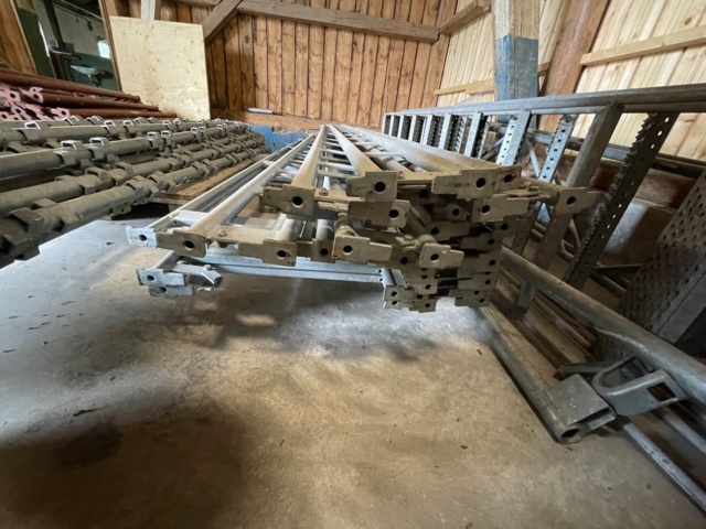 1054906-7 Haki byggställning