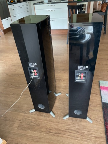 1054935-3 Yamaha NS-555 Floor Speaker