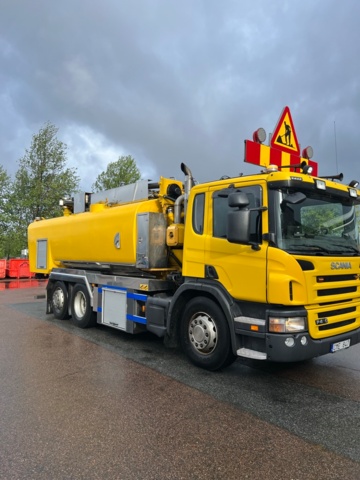 1023501-12 Combi suction truck Scania P400 6x2 12.7 Automatic, 108028 km 400hp, 2011