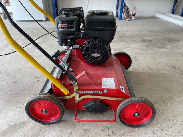 1054955-2 Briggs & Stratton moss scraper