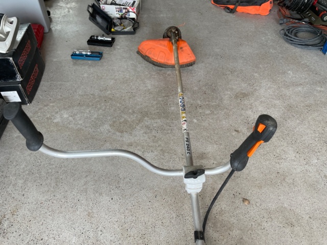 1054981-4 Stihl FS 240 C clearing saw