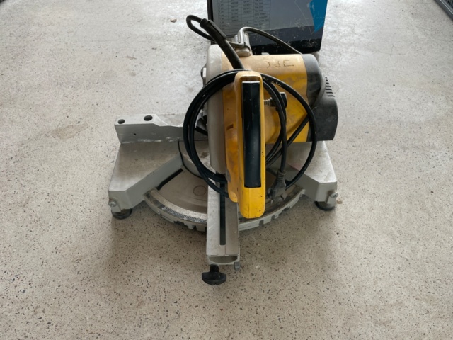1054984-2 Miter saw DeWalt DW 700