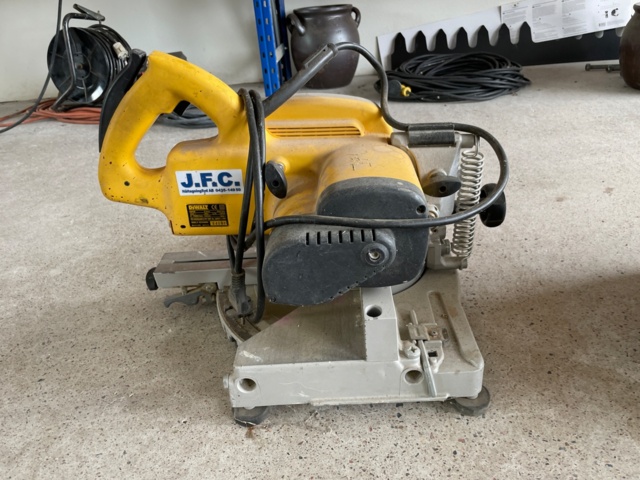 1054984-4 Miter saw DeWalt DW 700
