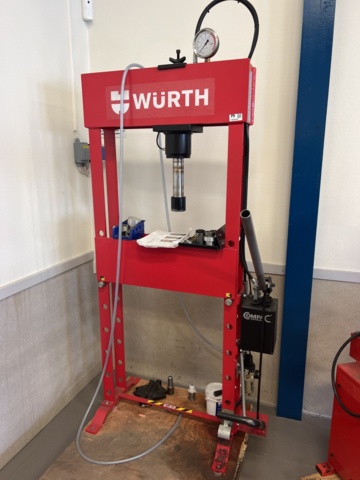 1022327-1 Hydraulic press Wurth, 25 tons