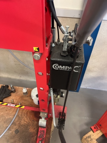 1022327-2 Hydraulic press Wurth, 25 tons