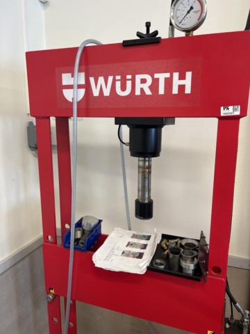 1022327-3 Hydraulic press Wurth, 25 tons