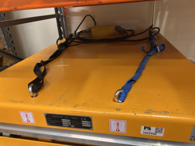 1022356-4 Lift table, 1000kg