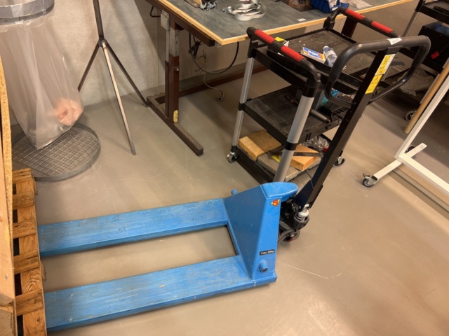 1022372-1 Pallet puller