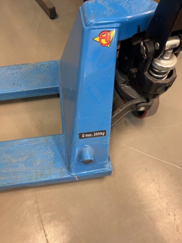 1022372-2 Pallet puller