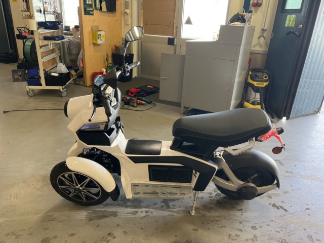 1022391-2 iTANK electric scooter