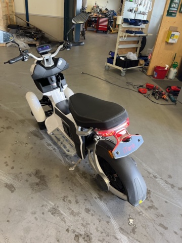 1022391-3 iTANK electric scooter