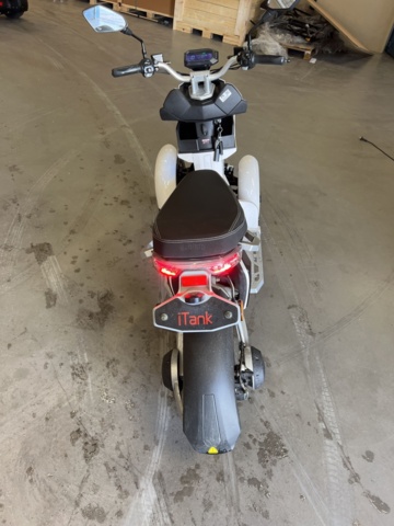1022391-4 iTANK electric scooter