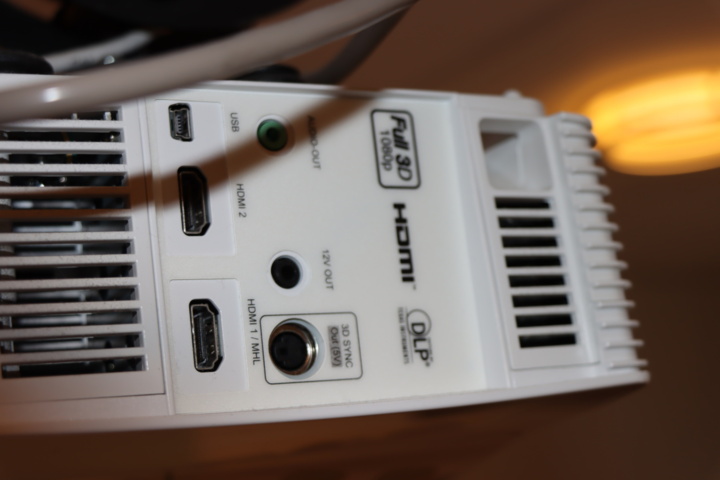 1033715-4 Projector Optima with projector screen