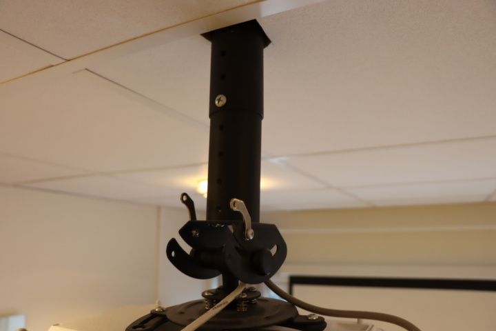 1033715-5 Projector Optima with projector screen