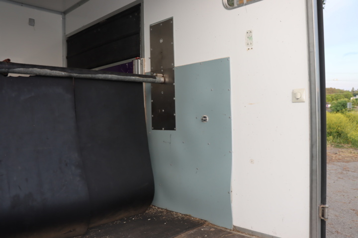 1056714-9 Mercedes-Benz Sprinter 316 CDI -03 Horse transport