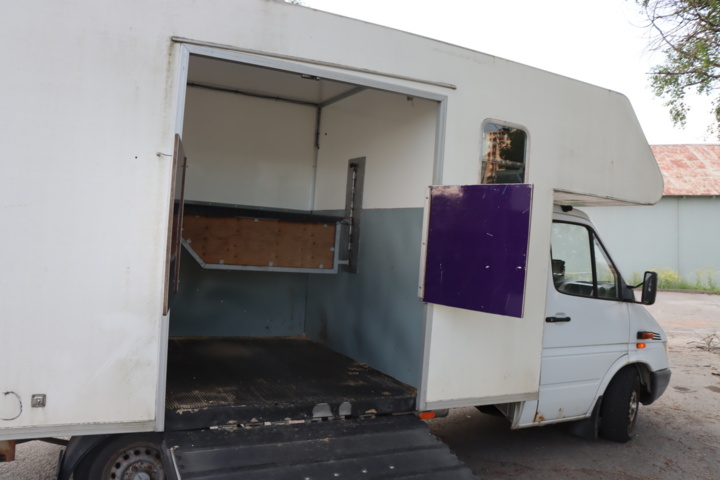 1056714-13 Mercedes-Benz Sprinter 316 CDI -03 Horse transport