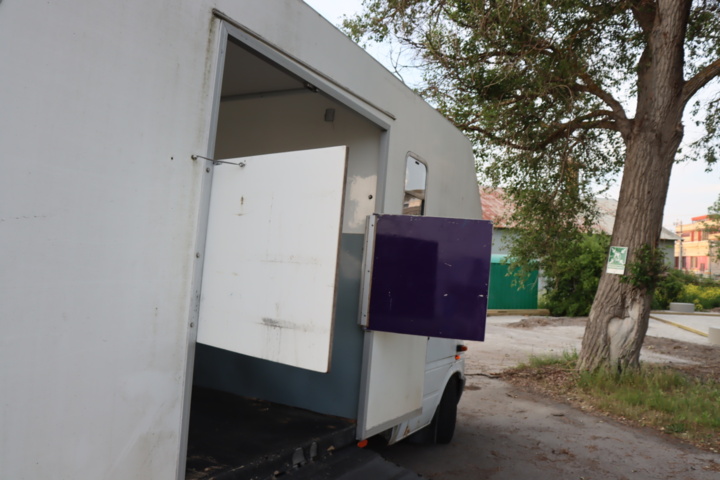 1056714-14 Mercedes-Benz Sprinter 316 CDI -03 Horse transport