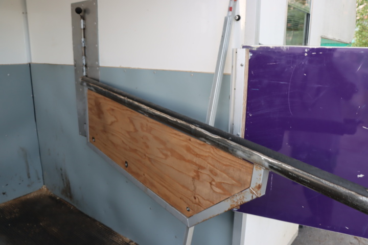 1056714-18 Mercedes-Benz Sprinter 316 CDI -03 Horse transport