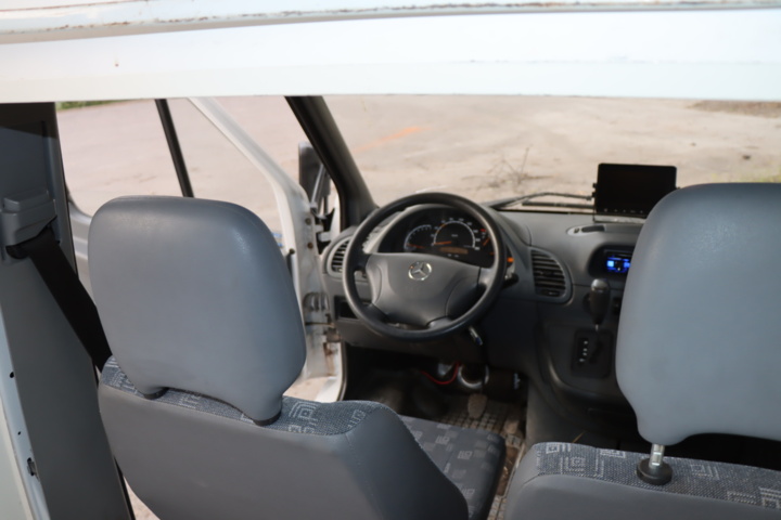 1056714-40 Mercedes-Benz Sprinter 316 CDI -03 Horse transport