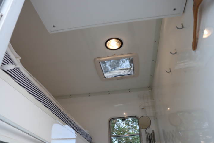 1056714-43 Mercedes-Benz Sprinter 316 CDI -03 Horse transport