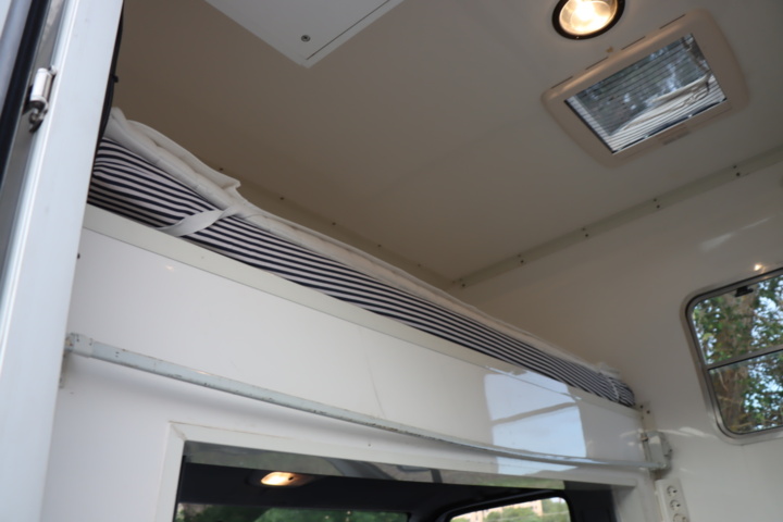 1056714-44 Mercedes-Benz Sprinter 316 CDI -03 Horse transport