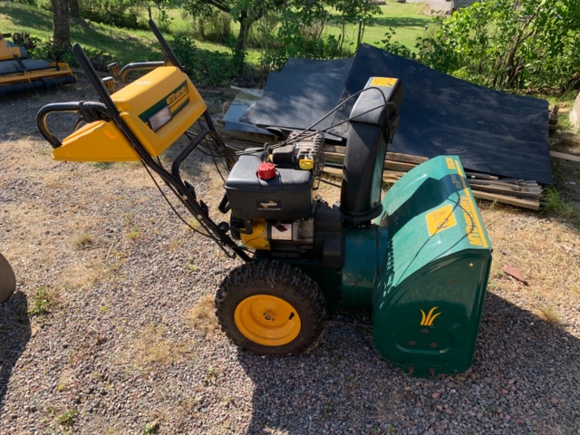 1035576-2 Snöslunga MTD Yard-Man