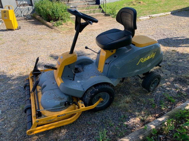 1035577-4 Åkgräsklippare Stiga Ready
