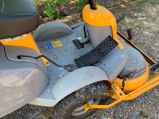 1035577-6 Åkgräsklippare Stiga Ready