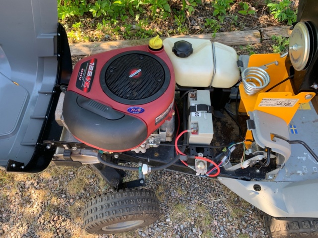 1035577-9 Åkgräsklippare Stiga Ready