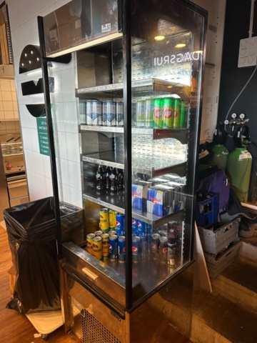 991963-2 Beverage cooler with lighting Tefcold