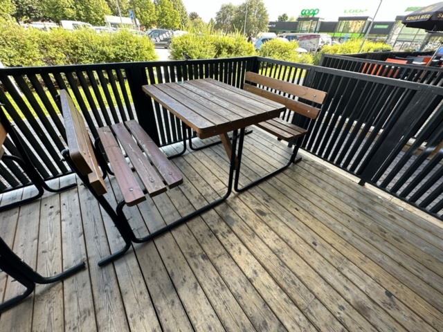 991990-1 Picnic tables (17) with fixed benches