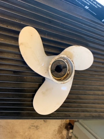 1035613-10 Boat engine Johnson 6 hp rep. object