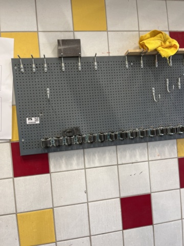 1050208-8 Workbench, spirit level and tool board