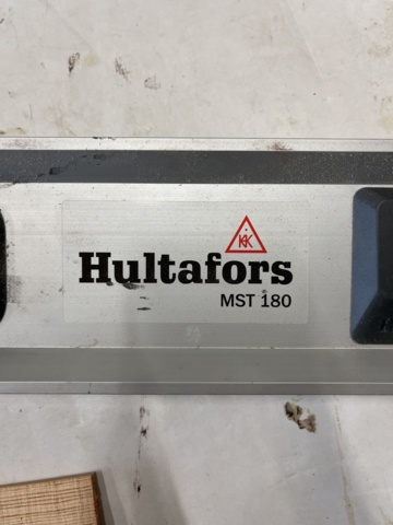 1050208-12 Workbench, spirit level and tool board