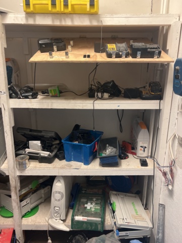 1050229-4 Empty tool boxes and accessories.